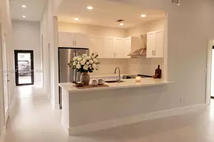 313 NE 169th St, North Miami Beach, FL 33162 - Photo 3