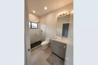 313 NE 169th St, North Miami Beach, FL 33162 - Photo 15