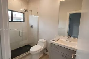 313 NE 169th St, North Miami Beach, FL 33162 - Photo 15
