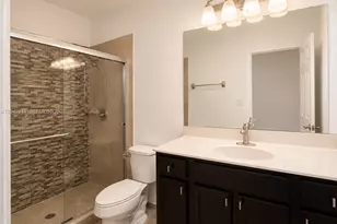 8954 W 35th Way, Hialeah, FL 33018 - Photo 17