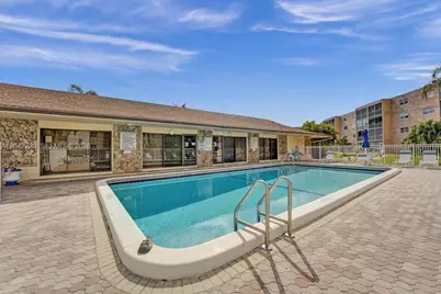 415 SE 11th Ter #207, Dania Beach, FL 33004 - Photo 25
