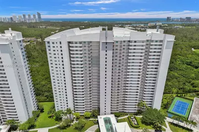 15051 Royal Oaks Ln #2601, North Miami, FL 33181 - Photo 3