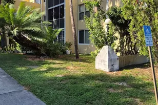 942 NE 199th St, Miami, FL 33179 - Photo 5