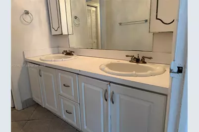 [Address not provided], North Miami Beach, FL 33160 - Photo 13