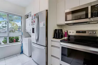 221 Riviera Cir, Weston, FL 33326 - Photo 7