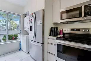 221 Riviera Cir, Weston, FL 33326 - Photo 7