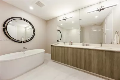 17550 Collins Ave #702, Sunny Isles Beach, FL 33160 - Photo 11