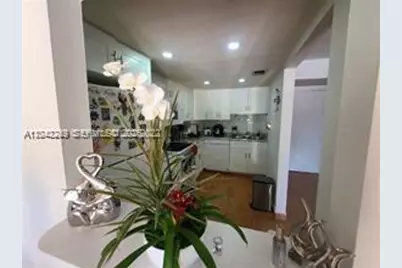 20 NW 87th Ave #A214, Miami, FL 33172 - Photo 3