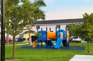 1057 NW 5th St, Florida City, FL 33034 - Photo 19