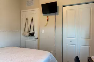 1057 NW 5th St, Florida City, FL 33034 - Photo 15