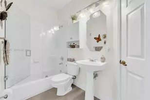 5570 NW 107th Ave, Doral, FL 33178 - Photo 7