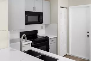681 Thornridge Ave, Davie, FL 33325 - Photo 13