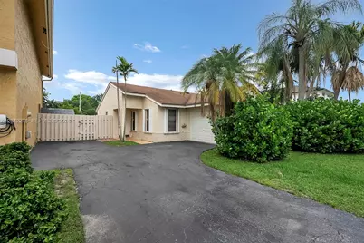 681 Thornridge Ave, Davie, FL 33325 - Photo 37