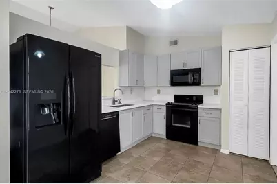 681 Thornridge Ave, Davie, FL 33325 - Photo 9