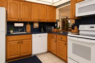 1000 Parkview Dr, Hallandale Beach, FL 33009 - Photo 7