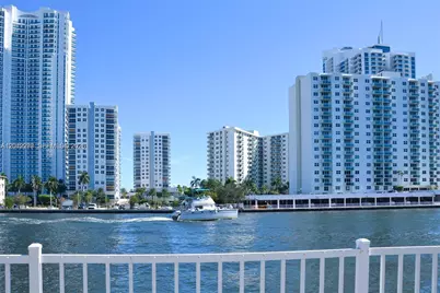 1000 Parkview Dr #726, Hallandale Beach, FL 33009 - Photo 19