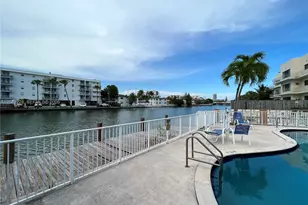1185 Marseille Dr, Miami Beach, FL 33141 - Photo 9