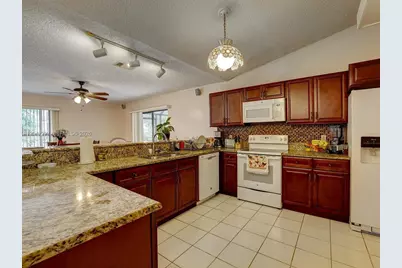 1925 SE Floresta Dr, Port Saint Lucie, FL 34983 - Photo 13