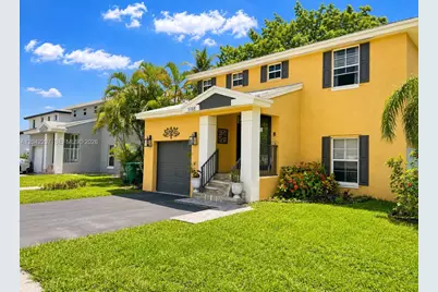 5788 Woodland Point Dr, Tamarac, FL 33319 - Photo 1