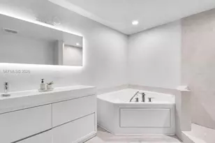 3029 NE 188th St, Aventura, FL 33180 - Photo 15