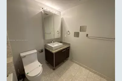 185 SW 7th St #1410, Miami, FL 33130 - Photo 5