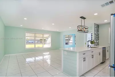 560 High Point Dr #D, Delray Beach, FL 33445 - Photo 5