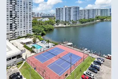 2750 NE 183rd St #2410, Aventura, FL 33160 - Photo 9