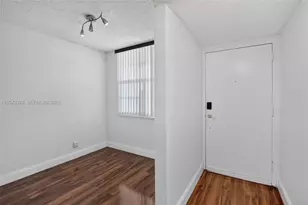 250 Jacaranda Dr, Plantation, FL 33324 - Photo 5