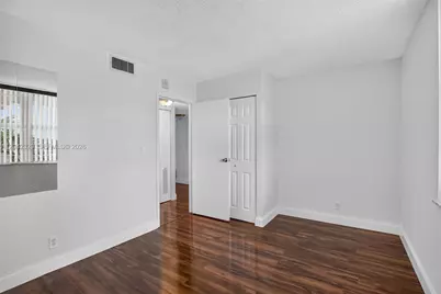 250 Jacaranda Dr #411, Plantation, FL 33324 - Photo 25
