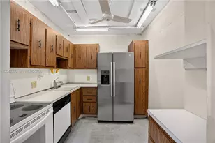 20301 W Country Club Dr, Aventura, FL 33180 - Photo 25