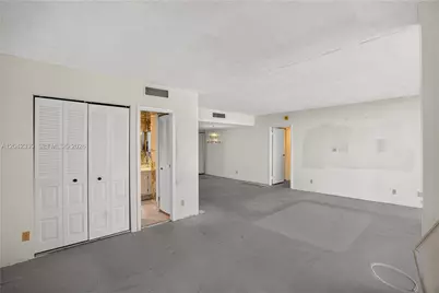 20301 W Country Club Dr #2122, Aventura, FL 33180 - Photo 9