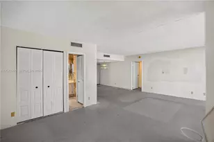 20301 W Country Club Dr, Aventura, FL 33180 - Photo 9