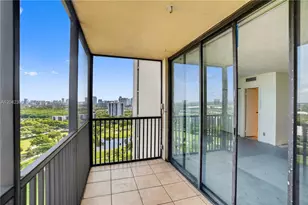 20301 W Country Club Dr, Aventura, FL 33180 - Photo 29