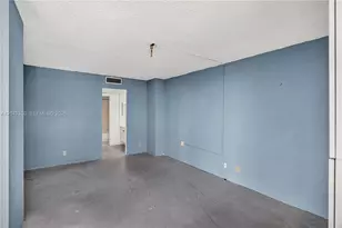 20301 W Country Club Dr, Aventura, FL 33180 - Photo 13