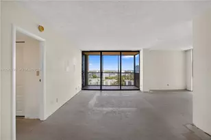 20301 W Country Club Dr, Aventura, FL 33180 - Photo 7