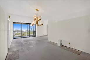 20301 W Country Club Dr, Aventura, FL 33180 - Photo 15