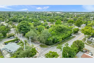 1585 NE 158th St, North Miami Beach, FL 33162 - Photo 9