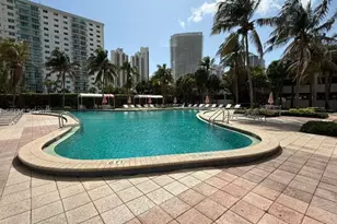 19380 Collins Ave, Sunny Isles Beach, FL 33160 - Photo 33
