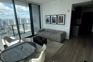 20 NE 11th St, Miami, FL 33132 - Photo 13
