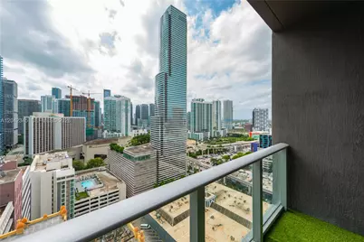 151 SE 1st St #2205, Miami, FL 33131 - Photo 17