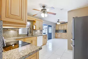 8350 NW 27th Pl, Sunrise, FL 33322 - Photo 11