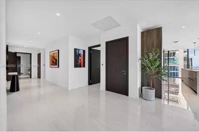 20 NE 11th St #6003, Miami, FL 33132 - Photo 17