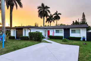 121 NE 18th St, Homestead, FL 33030 - Photo 3