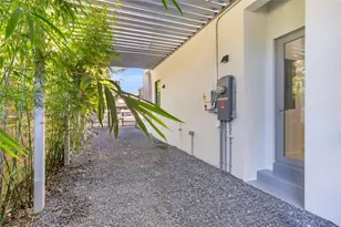 3204 Plaza St, Miami, FL 33133 - Photo 31