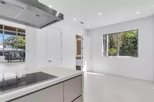 3204 Plaza St, Miami, FL 33133 - Photo 13