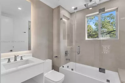 3204 Plaza St, Miami, FL 33133 - Photo 21