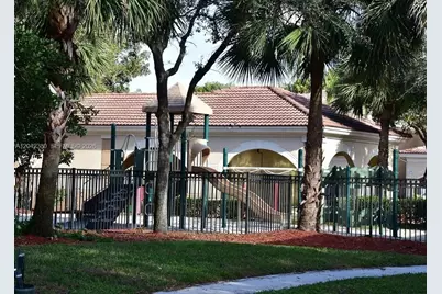 2544 Centergate Dr #303, Miramar, FL 33025 - Photo 25