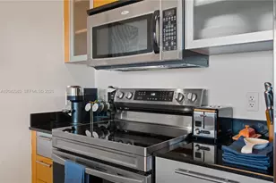 1750 N Bayshore Dr, Miami, FL 33132 - Photo 37
