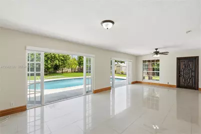 8197 W 14th Ct, Hialeah, FL 33014 - Photo 23