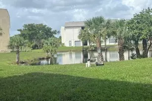 8285 Sunrise Lakes Blvd, Sunrise, FL 33322 - Photo 9